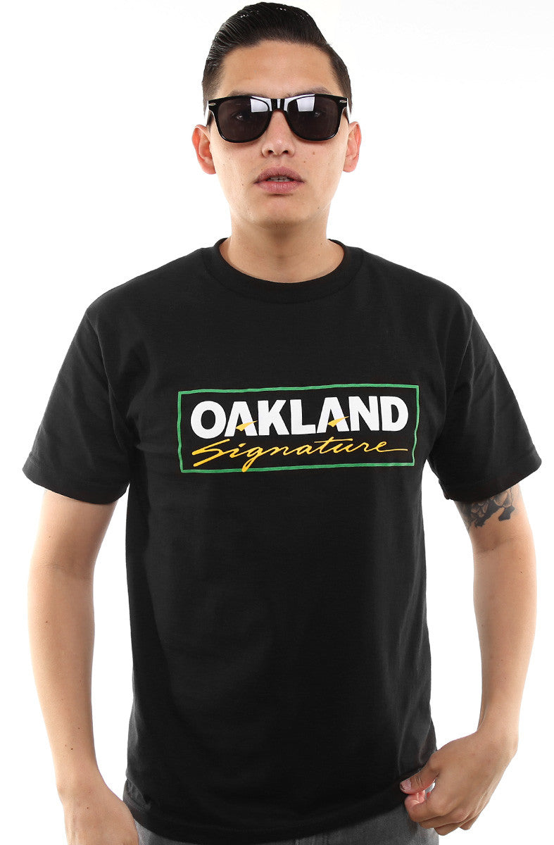 oakland script | Men's T-Shirt